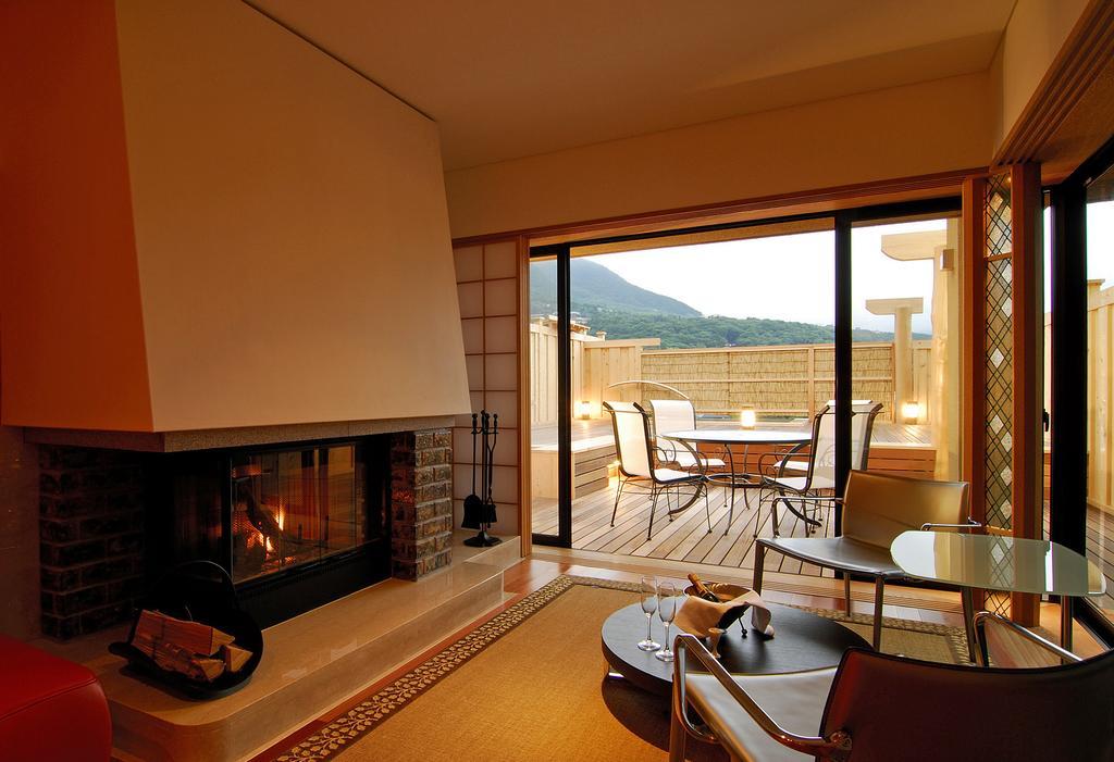 Готель Hakone Tokinoshizuku Номер фото A suite at the Hoshinoya Kyoto